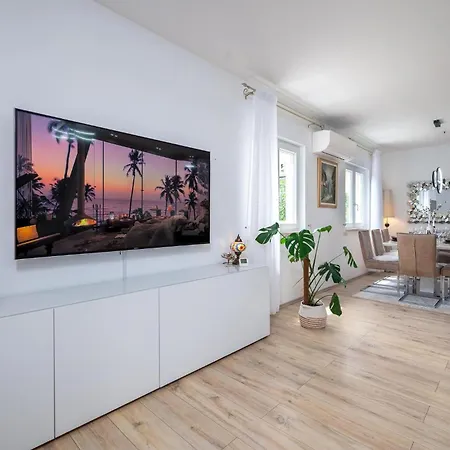 Semesterbostad 4 Bedroom Gorgeous In