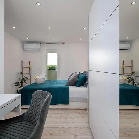Vakantiehuis 4 Bedroom Gorgeous In *
