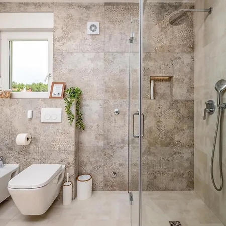 4 Bedroom Gorgeous In *