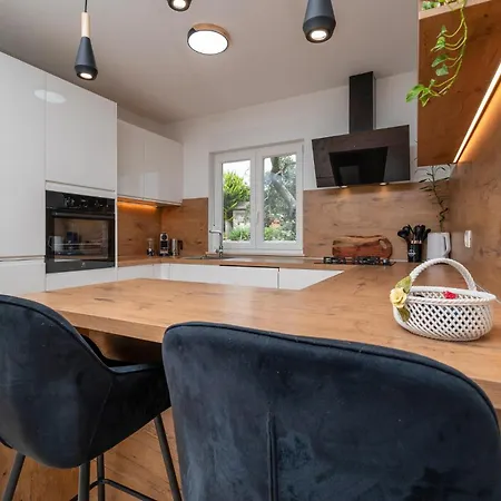 4 Bedroom Gorgeous In *