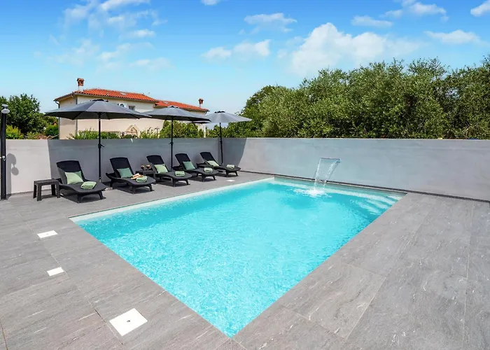4 Bedroom Gorgeous In Feriehus *