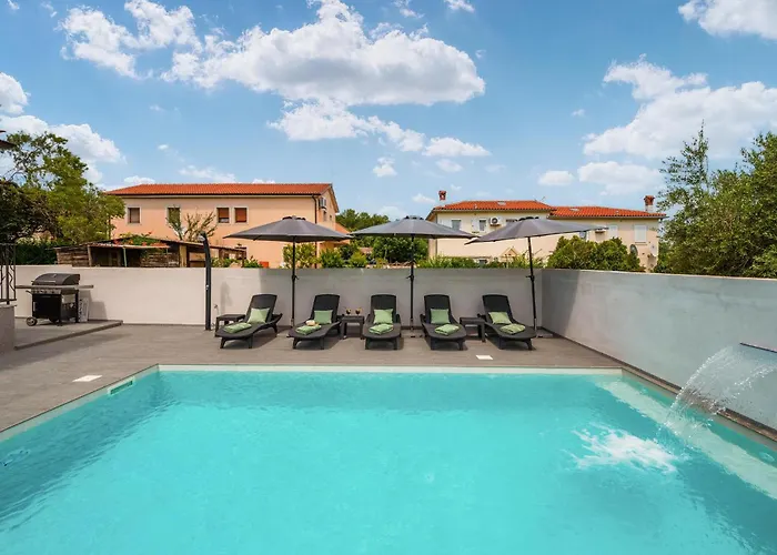 4 Bedroom Gorgeous In Hébergement de vacances