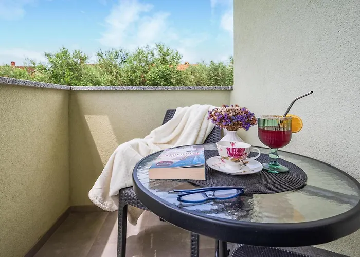 4 Bedroom Gorgeous In Pula