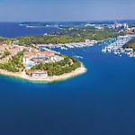 Сasa de vacaciones 4 Bedroom Gorgeous In Pula