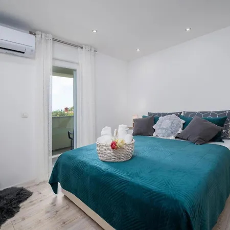 Vakantiehuis 4 Bedroom Gorgeous In Pula