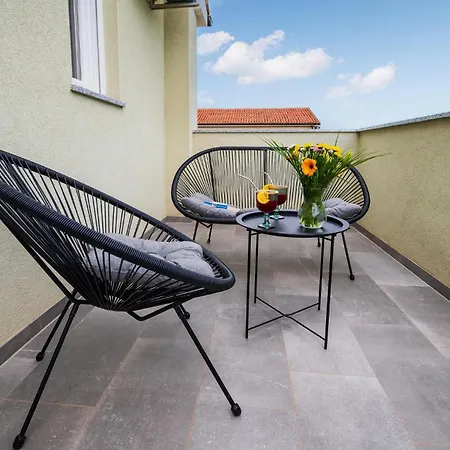 4 Bedroom Gorgeous In *