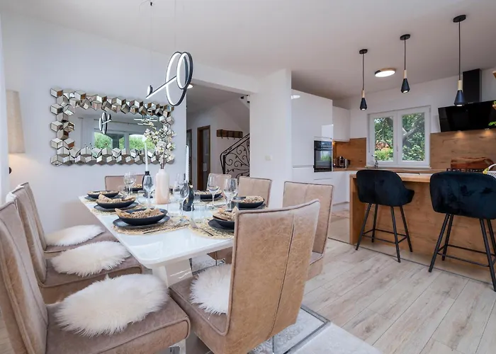 4 Bedroom Gorgeous In