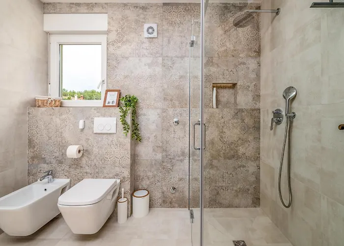 4 Bedroom Gorgeous In *