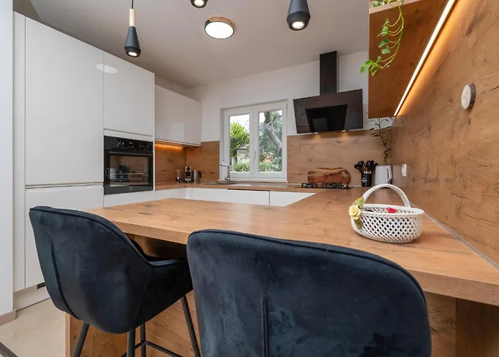 4 Bedroom Gorgeous In *