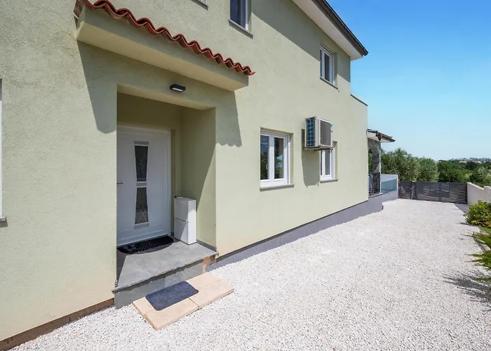 4 Bedroom Gorgeous In *