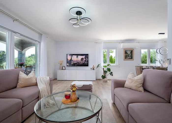 4 Bedroom Gorgeous In