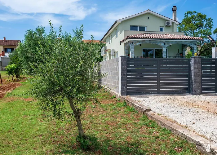 4 Bedroom Gorgeous In *