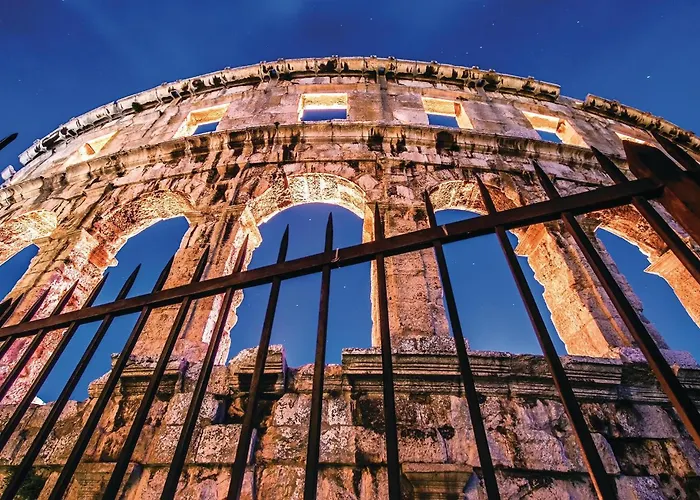 4 Bedroom Gorgeous In Casa vacanze Pola