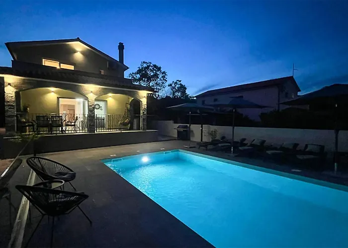 度假居 4 Bedroom Gorgeous In